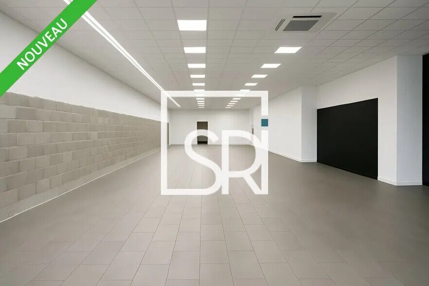 Retail in Aubière for sale - Interior Photo - Image 2 of 9