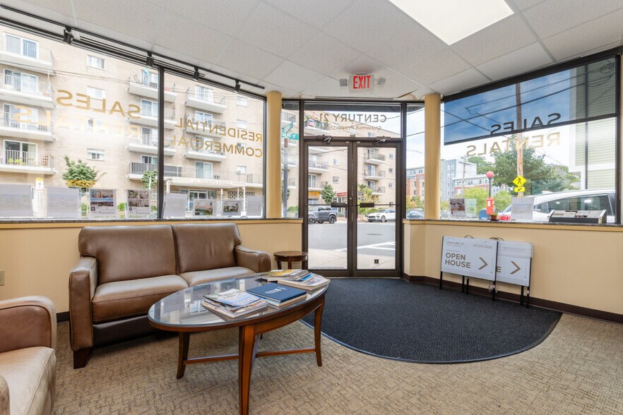 136 Tremont St, Brighton, MA à vendre - Photo intérieure - Image 2 de 16