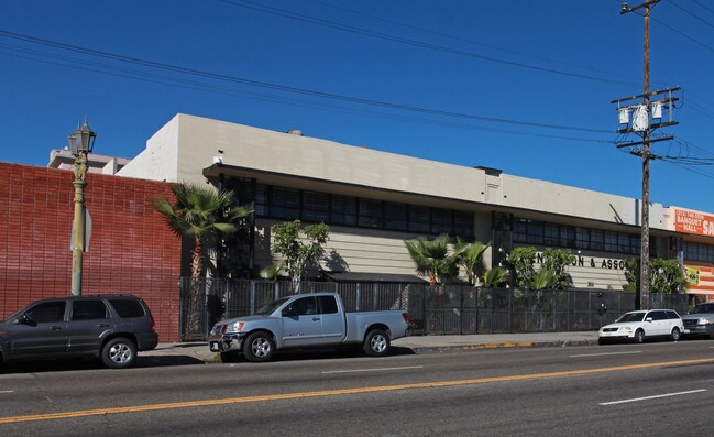 Plus de détails pour 2615-2621 S Hill St, Los Angeles, CA - Industriel à vendre