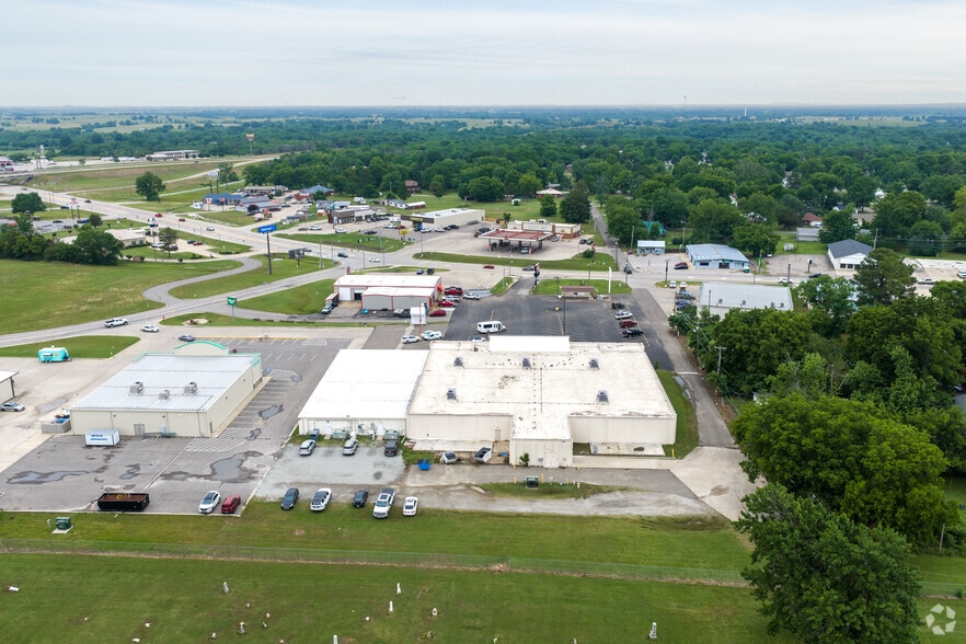 1000 W Gentry Ave, Checotah, OK for sale - Aerial - Image 2 of 4