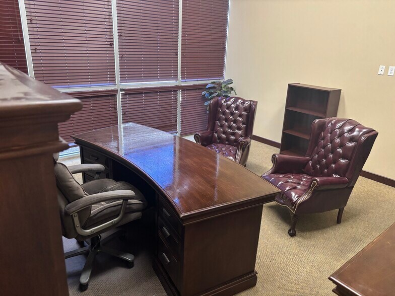 90 S Kyrene Rd, Chandler, AZ à louer - Photo du bâtiment - Image 3 de 11