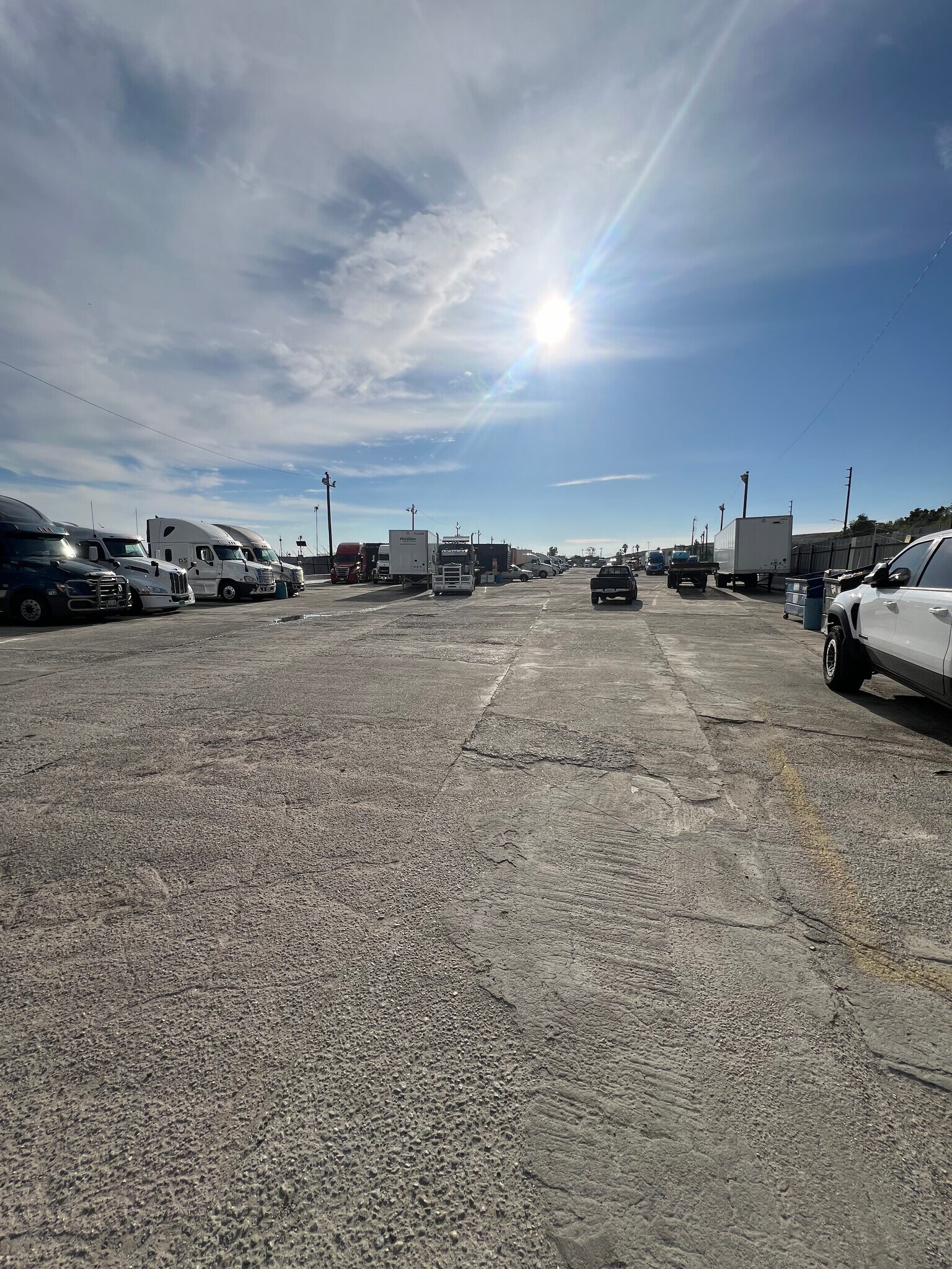 9250 Tujunga Ave, Sun Valley, CA à louer Photo du bâtiment- Image 1 de 3