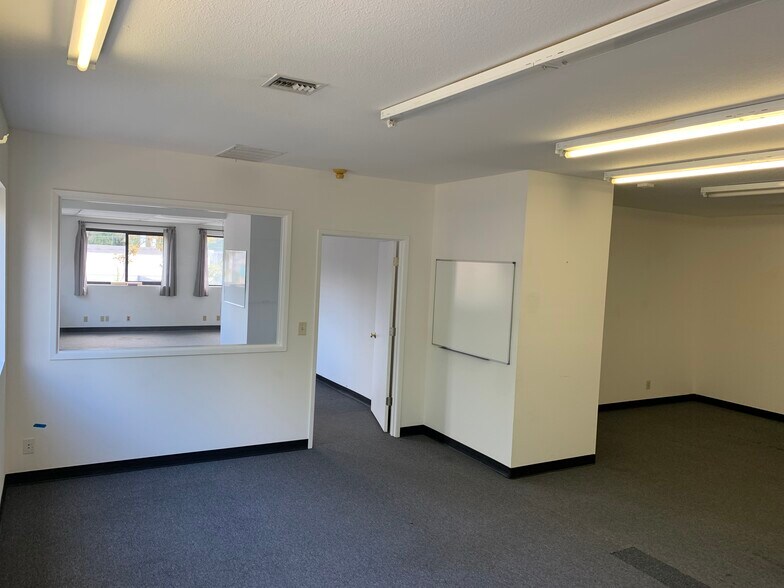 2518-2524 NE Broadway St, Portland, OR à louer - Photo du bâtiment - Image 3 de 11