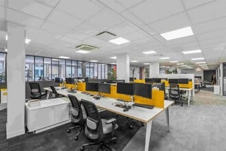 12-32 Terrasse Bellini, Puteaux for lease Interior Photo- Image 2 of 4