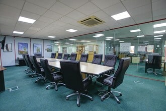 48 Victoria Rd, Leeds for lease Interior Photo- Image 2 of 4