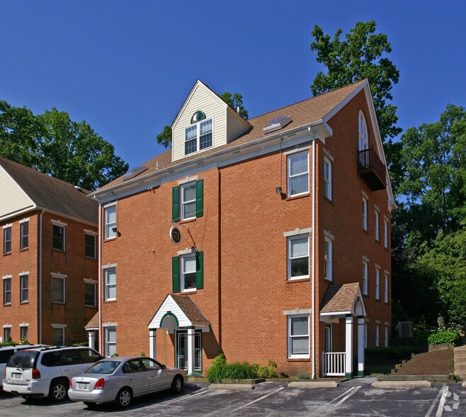 73 Chestnut Rd, Paoli, PA à louer - Photo principale - Image 1 de 9