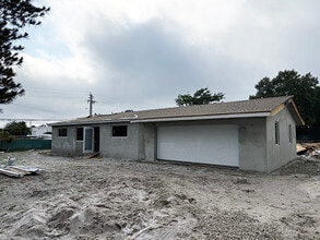 1010 NW 52nd St, Fort Lauderdale, FL for lease Interior Photo- Image 1 of 1