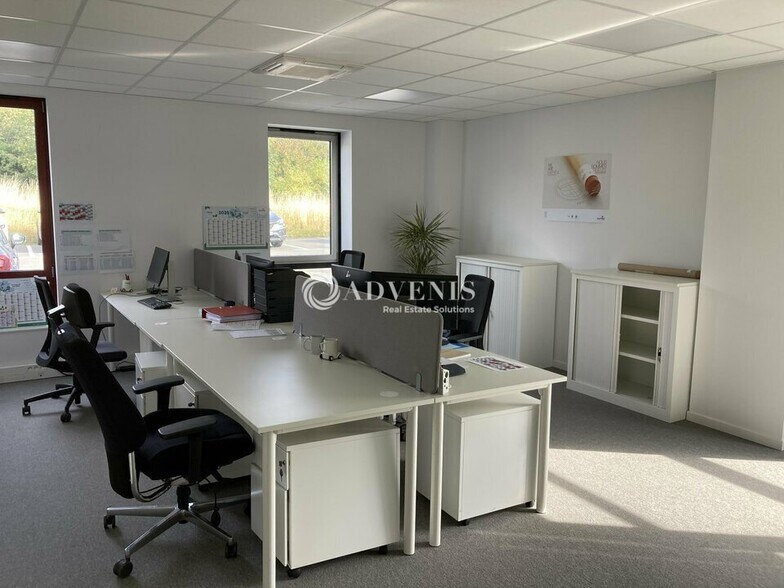 Bureau dans Lesquin à louer - Photo du bâtiment - Image 3 de 9