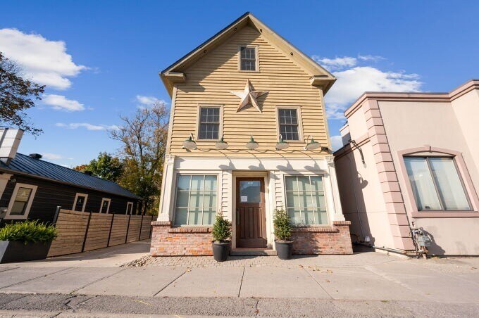 15120 Yonge St, Aurora, ON for sale - Building Photo - Image 2 of 5