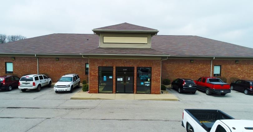 2806 Theater Ave, Huntington, IN à louer - Photo du bâtiment - Image 1 de 3