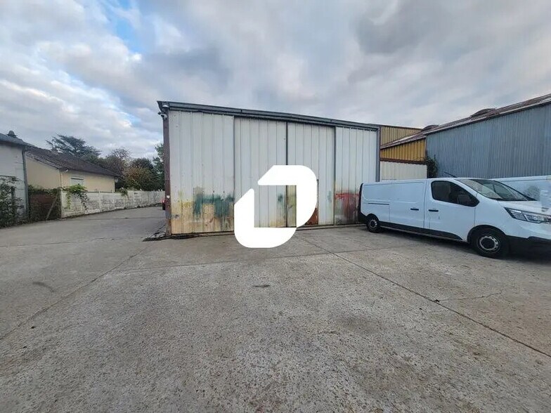 Flex dans Wissous à louer - Photo du bâtiment - Image 2 de 14