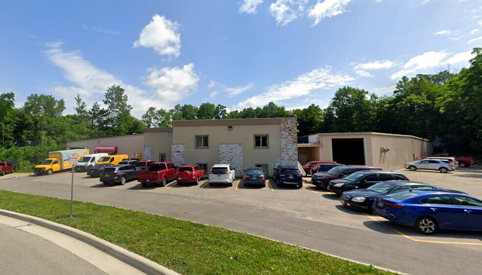 5315 Paulson Rd, McFarland, WI à louer - Photo du bâtiment - Image 1 de 2
