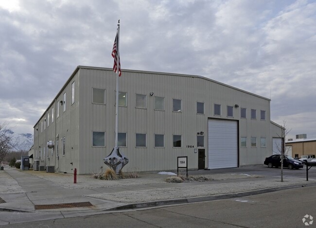 Plus de détails pour 1964 Ironton Blvd, Provo, UT - Industriel à louer