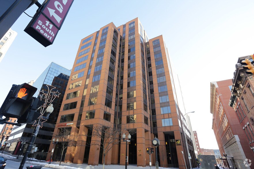 30 S Pearl St, Albany, NY à louer - Photo du bâtiment - Image 2 de 12