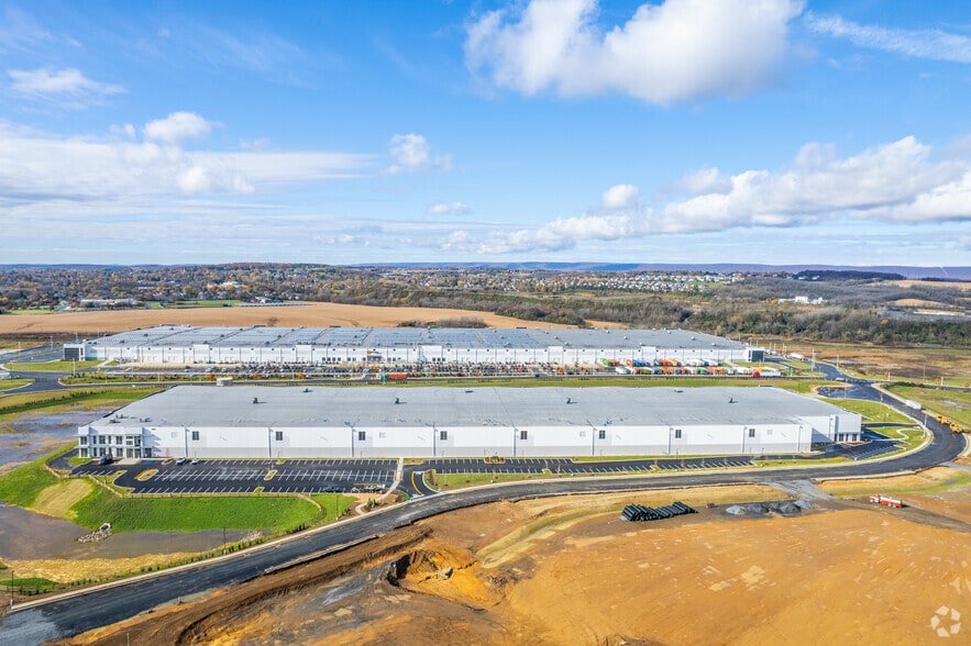1000 Carson Ct, Palmer Township, PA for lease - Aerial - Image 2 of 32