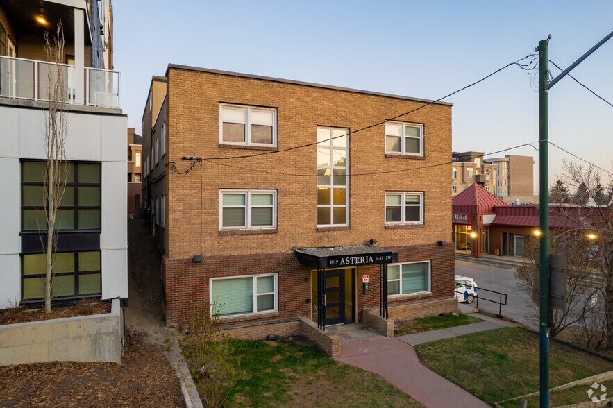 1819 14th St SW, Calgary, AB à vendre - Photo principale - Image 1 de 1