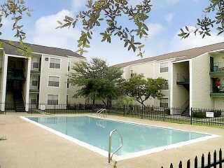 6881 Parc Brittany Blvd, New Orleans, LA à vendre - Photo du bâtiment - Image 2 de 4