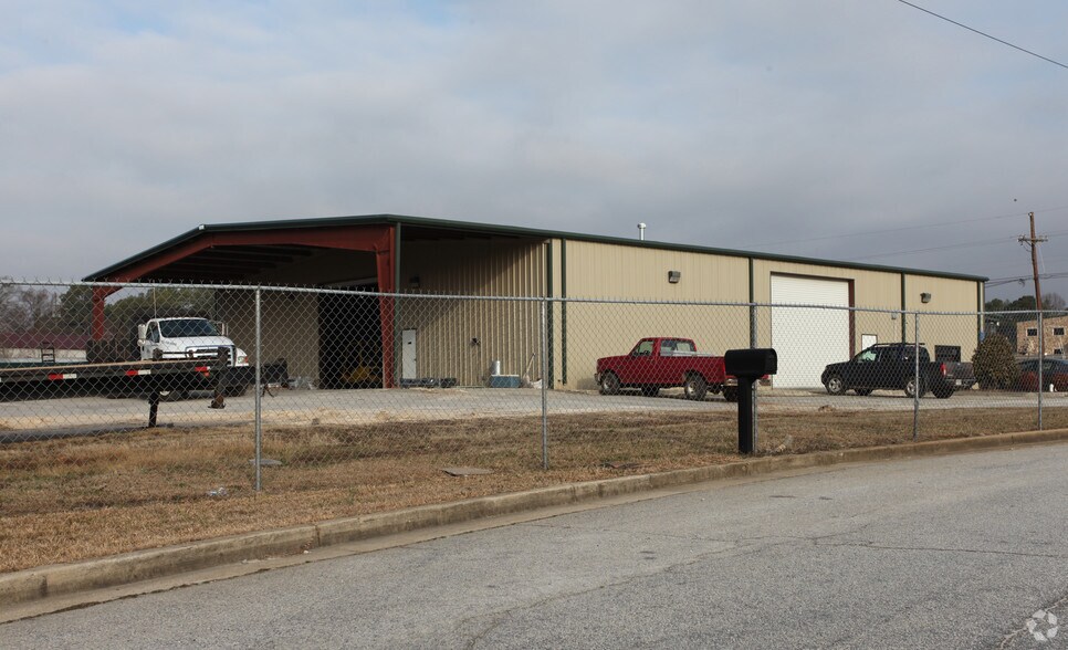 1585 Access Rd, Covington, GA for lease - Building Photo - Image 2 of 3