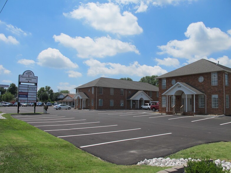 4505 N Illinois St, Swansea, IL à louer - Photo du bâtiment - Image 3 de 12