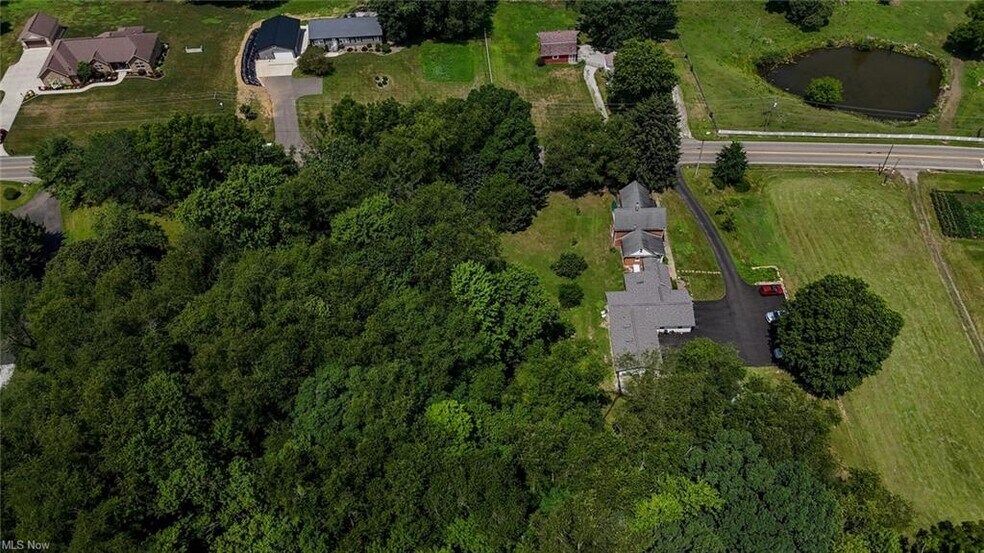 751 Earl Rd NW, Massillon, OH à vendre - Photo du bâtiment - Image 2 de 12