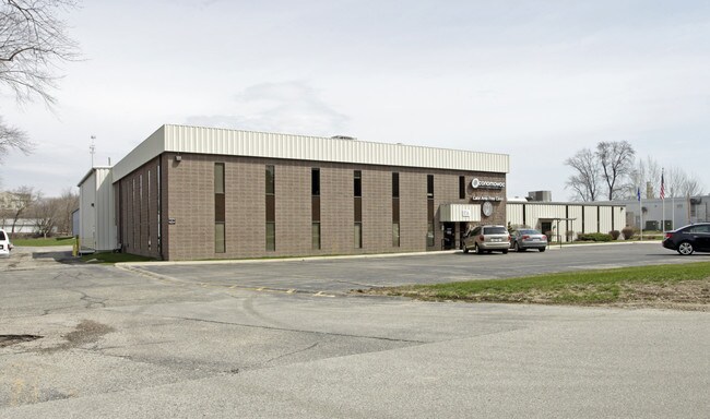 Plus de détails pour 856 Armour Rd, Oconomowoc, WI - Industriel à vendre