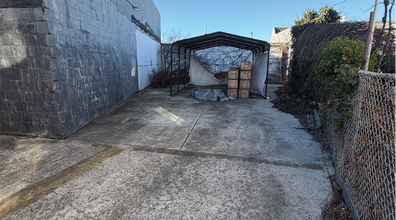 78-01 Cooper Avenue ave, Middle Village, NY à louer Photo intérieure- Image 2 de 8