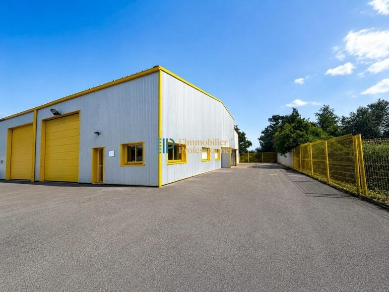 Industrial in Lorient for lease - Building Photo - Image 1 of 4