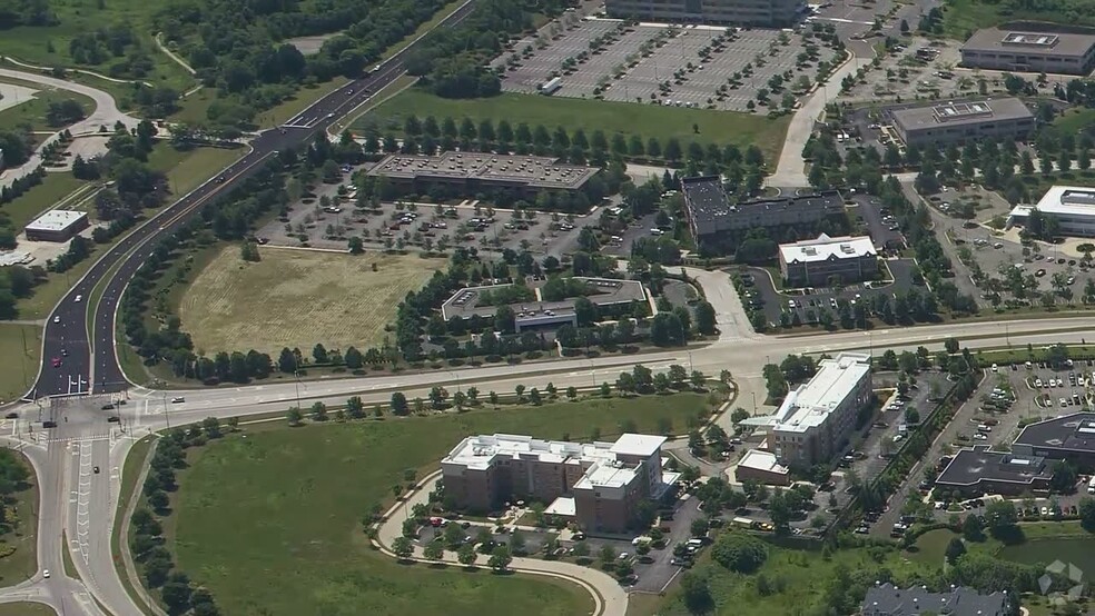 4200 Cantera Dr, Warrenville, IL for lease - Aerial Video - Image 2 of 25