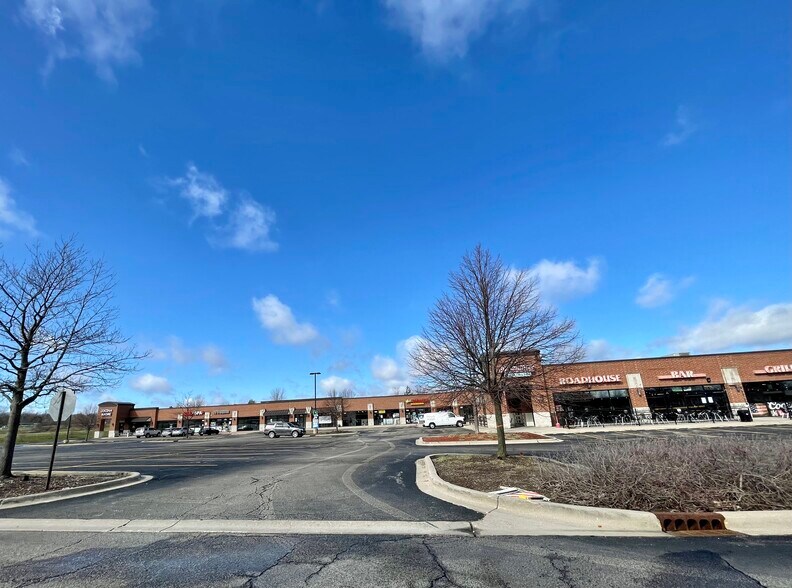 1929-1961 S Bridge St, Yorkville, IL à louer - Photo du bâtiment - Image 1 de 24