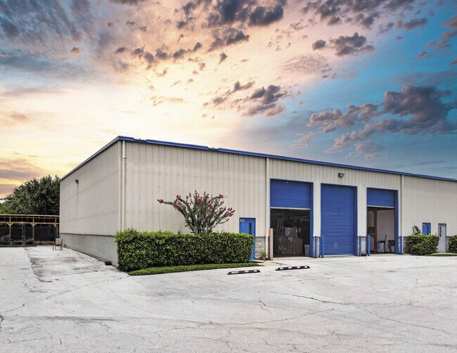 Plus de détails pour 890 Carter Rd, Winter Garden, FL - Industriel à louer