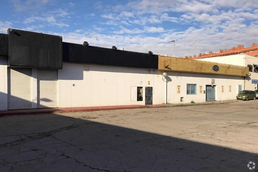 Avenida Constitución, 148 C, Torrejón de Ardoz, Madrid à vendre - Photo du bâtiment - Image 3 de 3