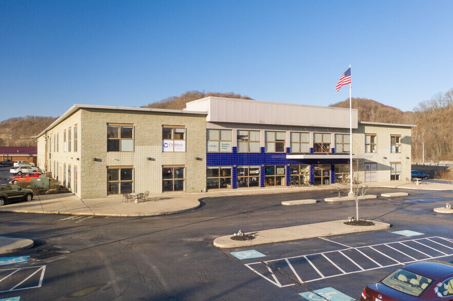 2585 Freeport Rd, Pittsburgh, PA à louer - Photo du bâtiment - Image 2 de 4