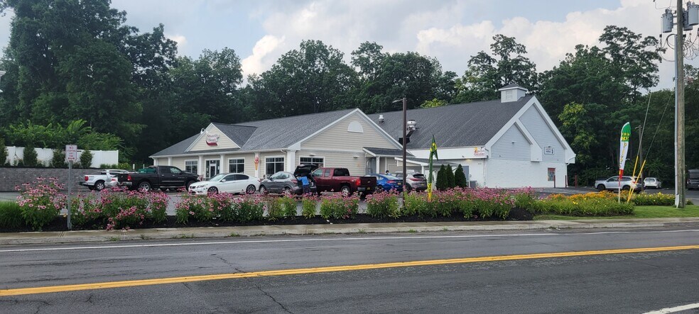 187 Route 209, Wurtsboro, NY à louer - Photo du bâtiment - Image 3 de 25