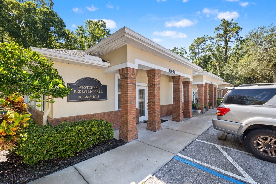 10941-10943 Countryway Blvd, Tampa, FL à vendre - Photo du bâtiment - Image 1 de 37