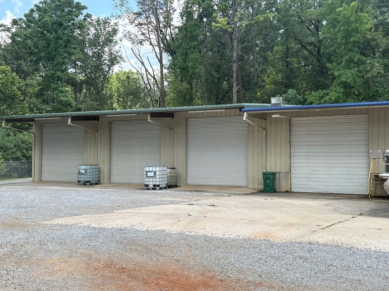 2517 Nabors Rd SW, Birmingham, AL for lease - Building Photo - Image 2 of 8