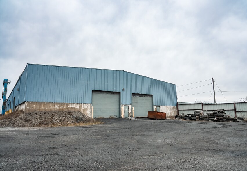 1281 Thorold Stone Rd., Thorold, ON for lease - Primary Photo - Image 1 of 5