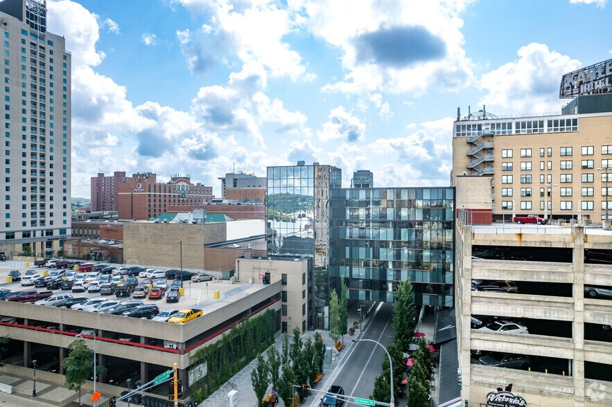 21 1st Ave SW, Rochester, MN à louer - Aérien - Image 3 de 6