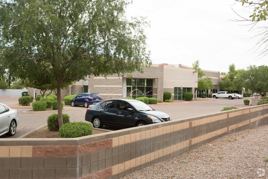 130 N Sunway Dr, Gilbert, AZ for lease - Building Photo - Image 2 of 6