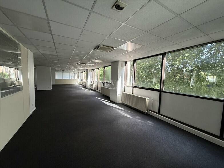 Bureau dans Torcy à louer - Photo intérieure - Image 3 de 9