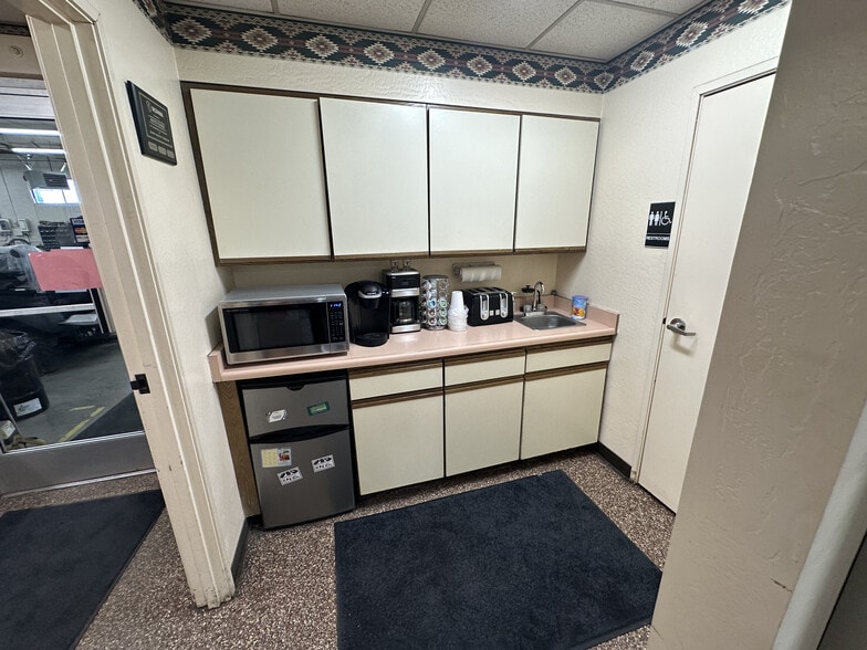 955 Greg St, Sparks, NV for sale - Building Photo - Image 3 of 6