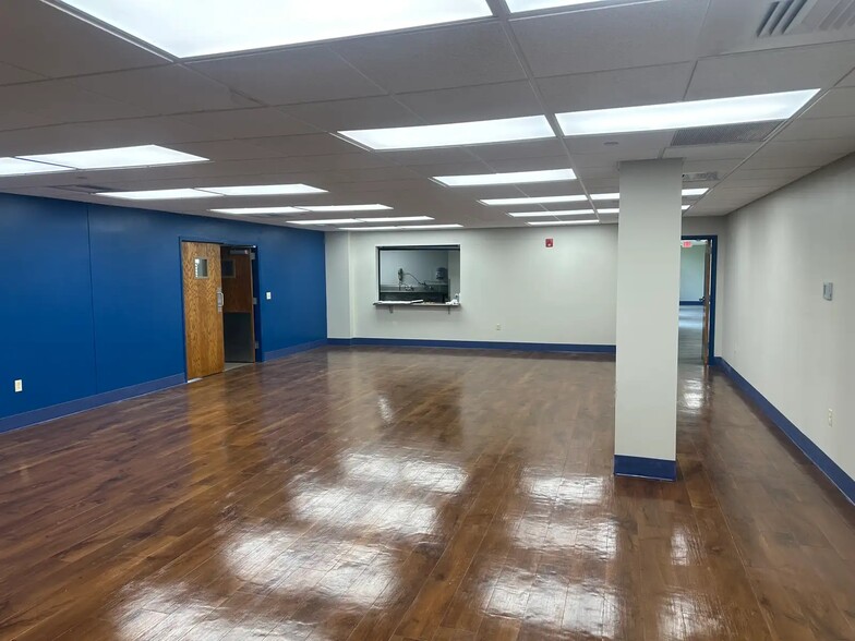 213 U S Route 250, Adena, OH for lease - Interior Photo - Image 2 of 12
