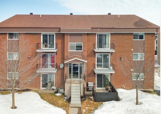 433 Rue Thibodeau, Saint-jean-sur-richelieu, QC à vendre Photo principale- Image 1 de 1