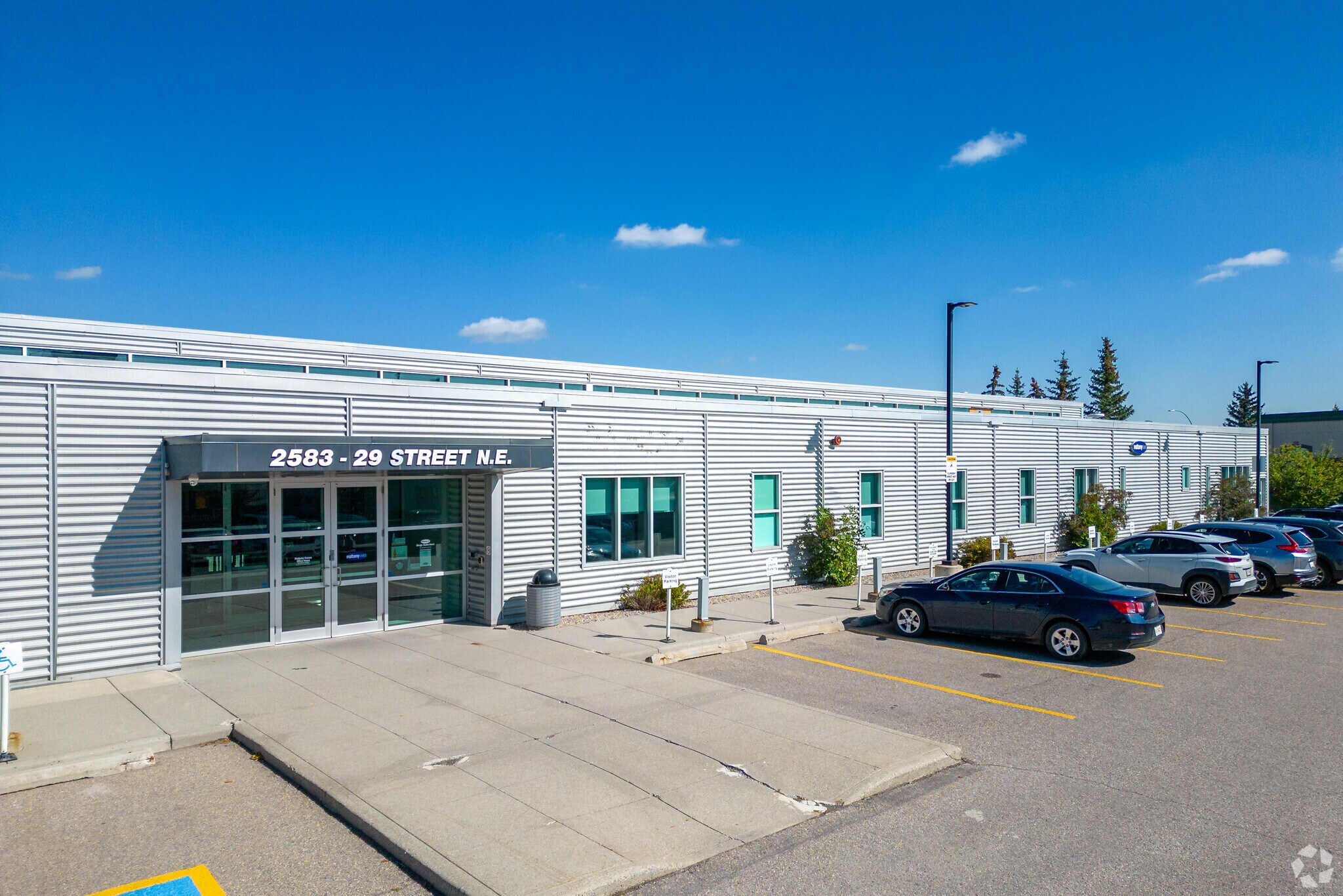 2583 29th St NE, Calgary, AB for sale Primary Photo- Image 1 of 1