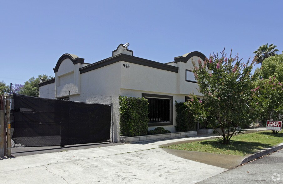 545 W California St, Ontario, CA à vendre - Photo du bâtiment - Image 2 de 2