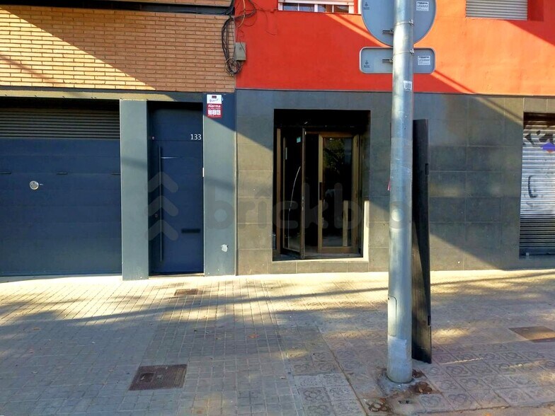 Immeuble residentiel dans Barcelone, Barcelona à vendre - Photo intérieure - Image 2 de 5