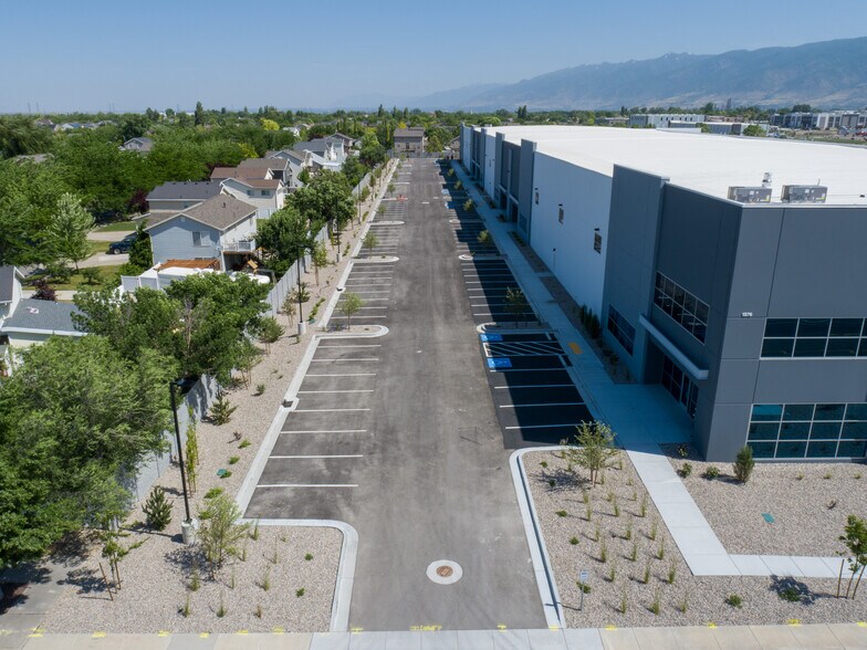 1376 W 2600 S, Woods Cross, UT à vendre - Photo du bâtiment - Image 2 de 20