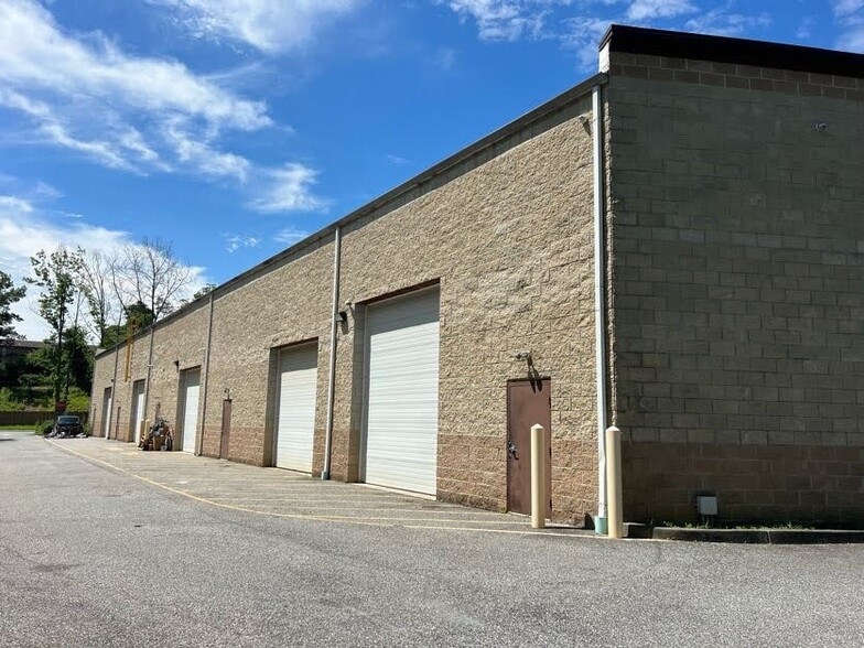 900 W Blenheim Ave, Blackwood, NJ for lease - Building Photo - Image 3 of 8