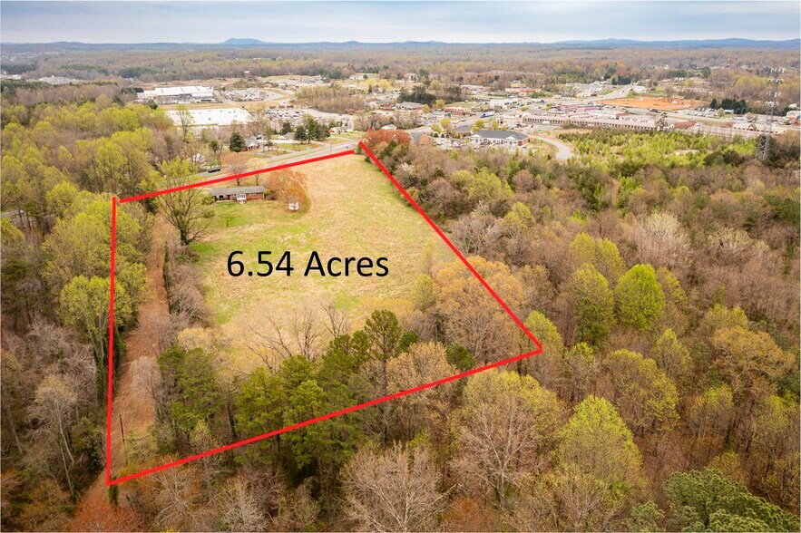 14540 Spotswood Trail Trl, Ruckersville, VA à vendre - Photo du bâtiment - Image 2 de 58