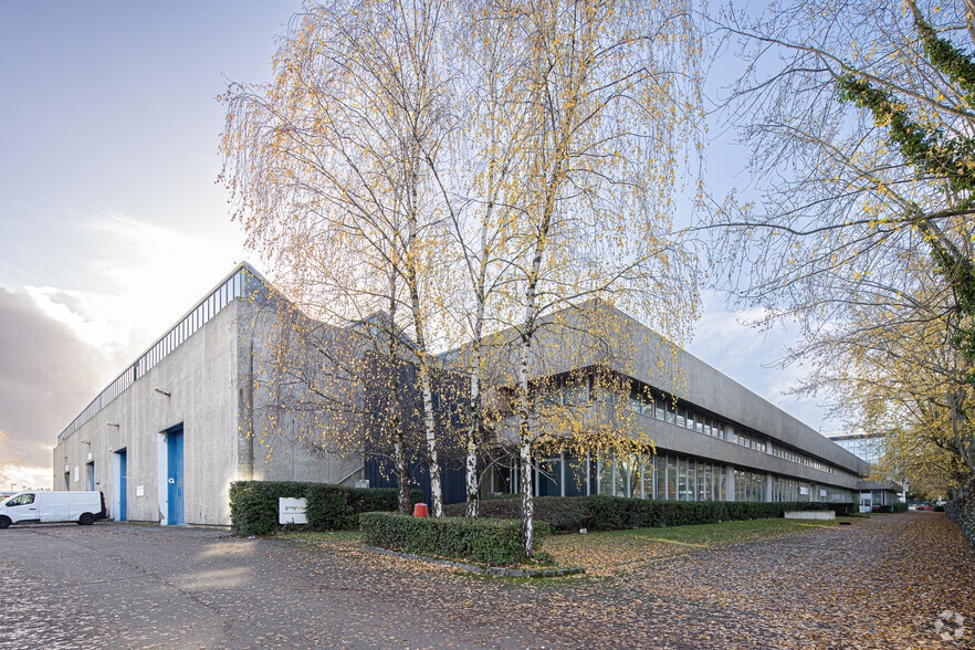 4 Rue Paul Dautier, Vélizy-Villacoublay for lease - Building Photo - Image 2 of 2