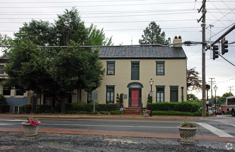 10364-10370 Main St, Fairfax, VA à vendre - Photo du bâtiment - Image 2 de 13